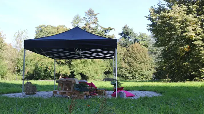 Folding tent 3x4.5